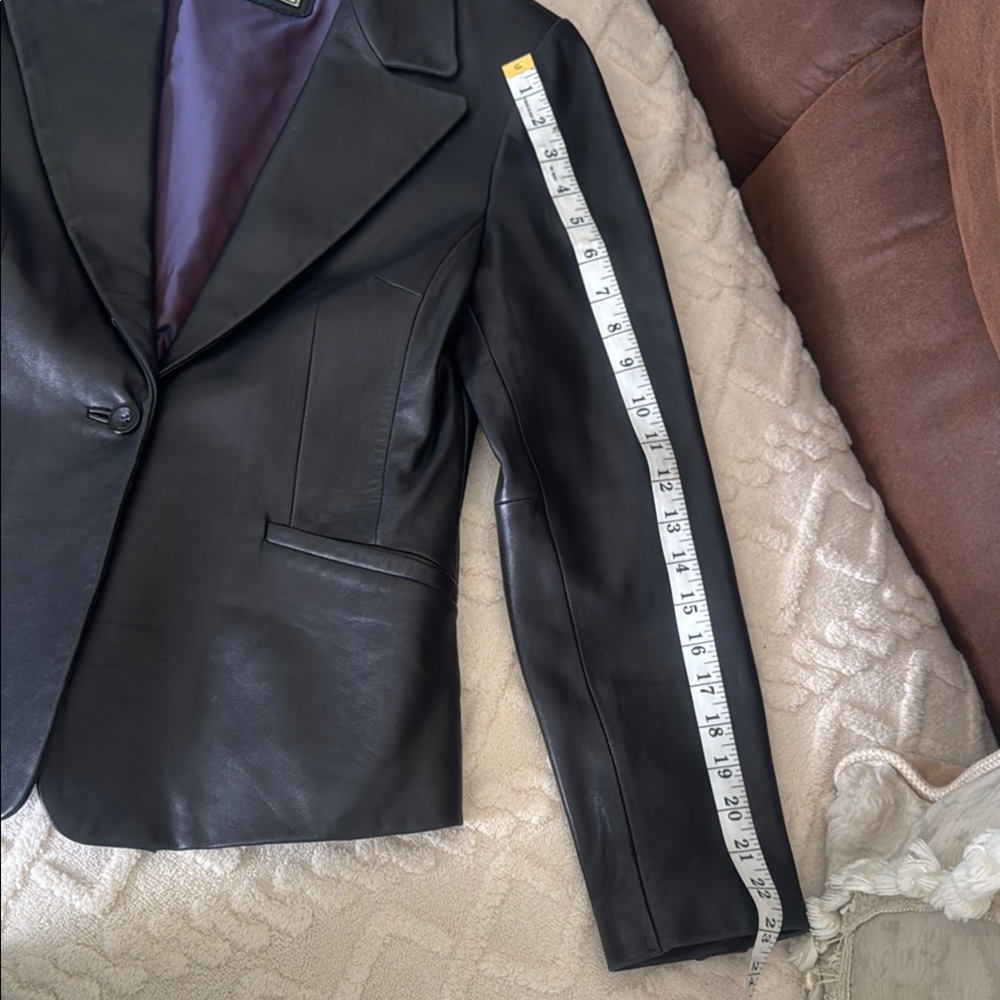 Women's Black Leather Jacket - Picture 8 of 16